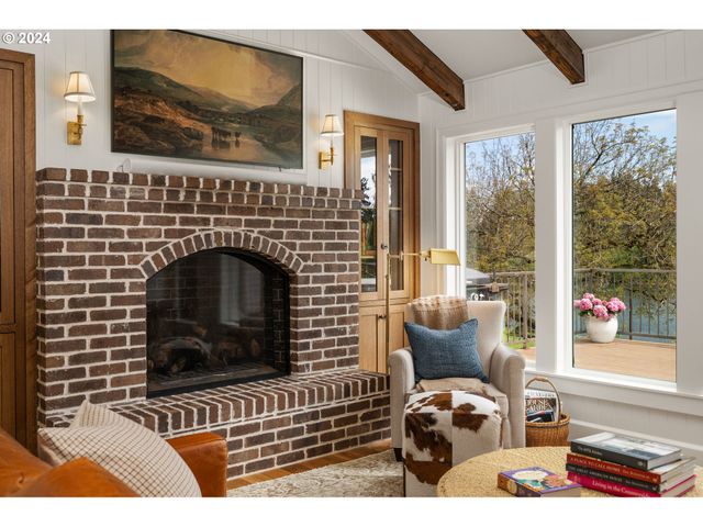 7130 Sw MONTGOMERY Way, Wilsonville, OR 97070