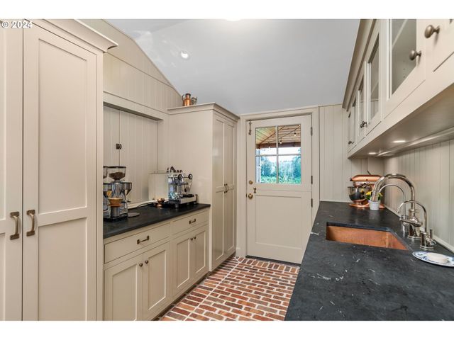 7130 Sw MONTGOMERY Way, Wilsonville, OR 97070