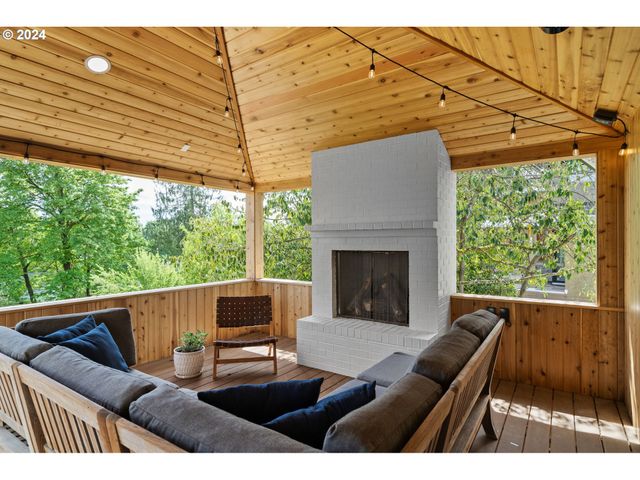 7130 Sw MONTGOMERY Way, Wilsonville, OR 97070
