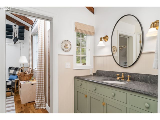 7130 Sw MONTGOMERY Way, Wilsonville, OR 97070