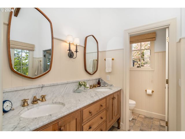 7130 Sw MONTGOMERY Way, Wilsonville, OR 97070