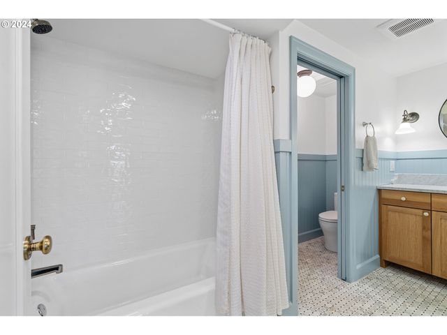 7130 Sw MONTGOMERY Way, Wilsonville, OR 97070