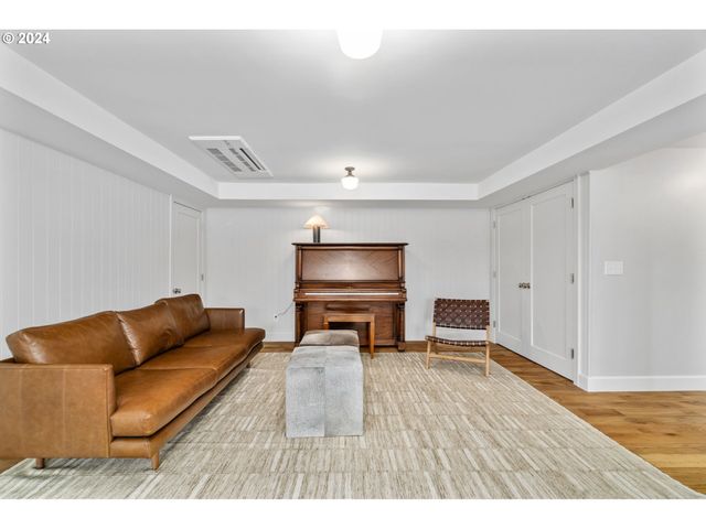 7130 Sw MONTGOMERY Way, Wilsonville, OR 97070
