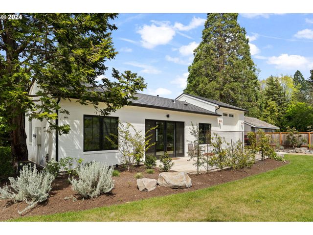 7130 Sw MONTGOMERY Way, Wilsonville, OR 97070