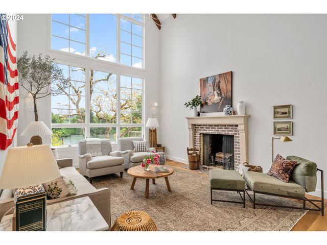 7130 Sw MONTGOMERY Way, Wilsonville, OR 97070