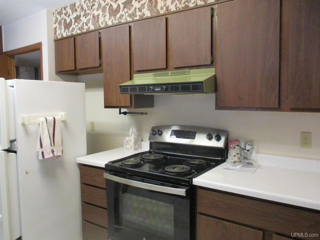 725 Parker Avenue 1, Ontonagon, MI 49953