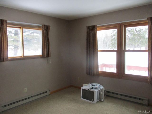 725 Parker Avenue 1, Ontonagon, MI 49953