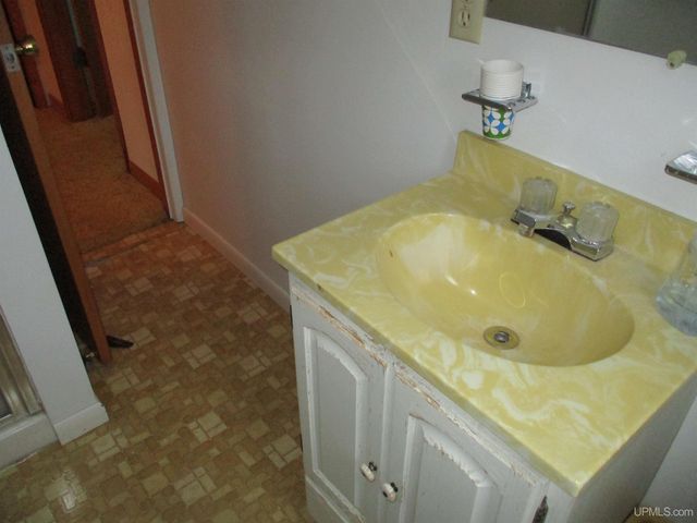 725 Parker Avenue 1, Ontonagon, MI 49953