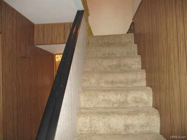 725 Parker Avenue 1, Ontonagon, MI 49953