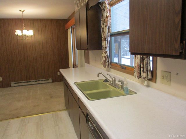 725 Parker Avenue 1, Ontonagon, MI 49953