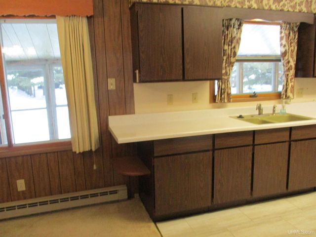 725 Parker Avenue 1, Ontonagon, MI 49953