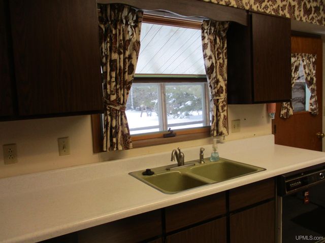 725 Parker Avenue 1, Ontonagon, MI 49953