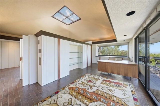 100 Saddleback, Rolling Hills, CA 90274