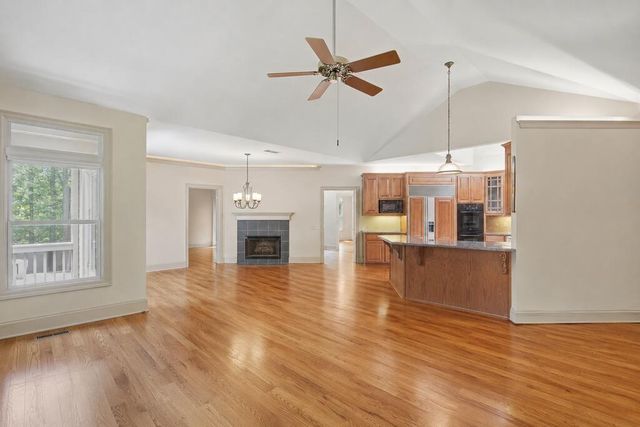 532 Cherokee Trl, Big Canoe, GA 30143