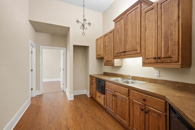 532 Cherokee Trl, Big Canoe, GA 30143
