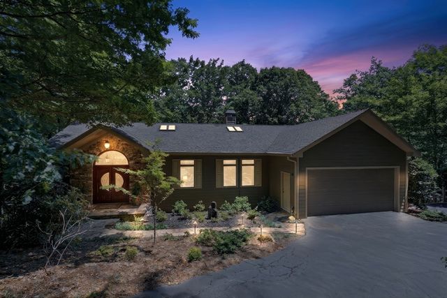 532 Cherokee Trl, Big Canoe, GA 30143