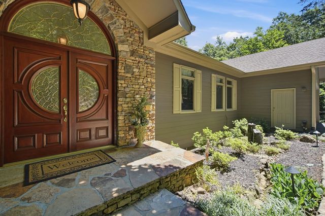532 Cherokee Trl, Big Canoe, GA 30143