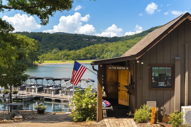 532 Cherokee Trl, Big Canoe, GA 30143