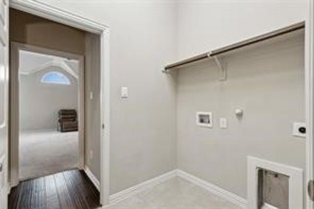 909 Foxtail Drive, Mansfield, TX 76063