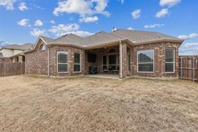 909 Foxtail Drive, Mansfield, TX 76063