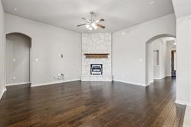 909 Foxtail Drive, Mansfield, TX 76063