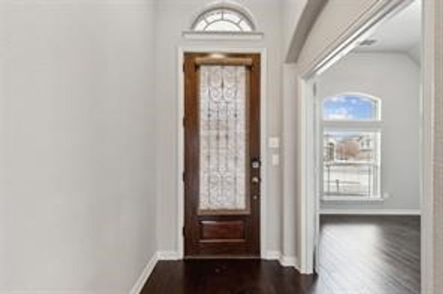 909 Foxtail Drive, Mansfield, TX 76063