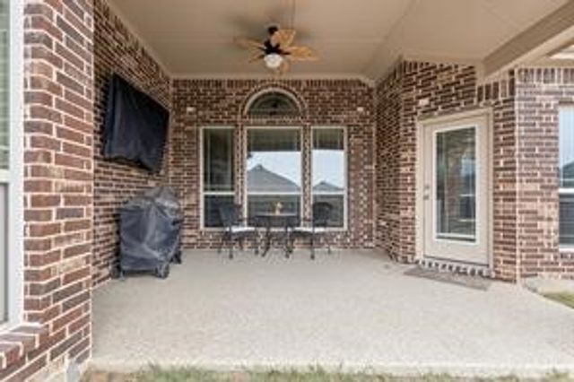 909 Foxtail Drive, Mansfield, TX 76063