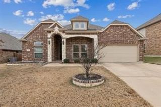 909 Foxtail Drive, Mansfield, TX 76063