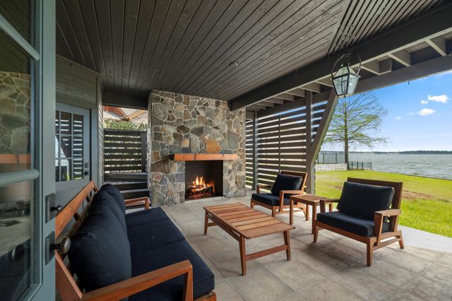 9116 Escondido Drive, Willis, TX 77318