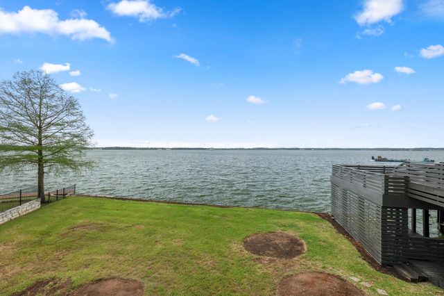 9116 Escondido Drive, Willis, TX 77318