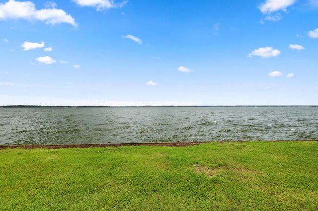 9116 Escondido Drive, Willis, TX 77318