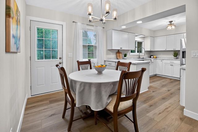 6628 Hubbard Avenue, Middleton, WI 53562