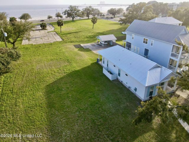 1533 Second Street, Gulfport, MS 39501