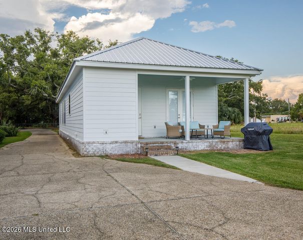 1533 Second Street, Gulfport, MS 39501