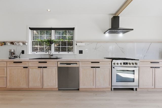 11 Sherwood St 1, Boston, MA 02131