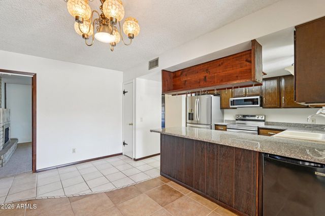 7133 W BANFF Lane, Peoria, AZ 85381