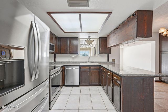 7133 W BANFF Lane, Peoria, AZ 85381