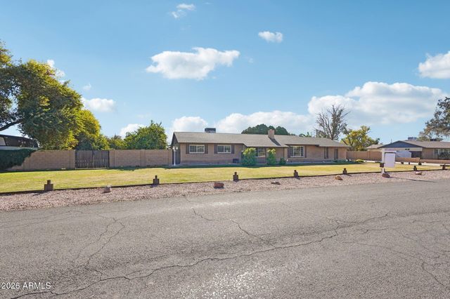 7133 W BANFF Lane, Peoria, AZ 85381