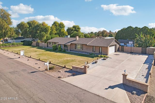 7133 W BANFF Lane, Peoria, AZ 85381