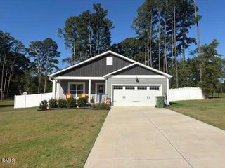 93 Regis Lane, Coats, NC 27521
