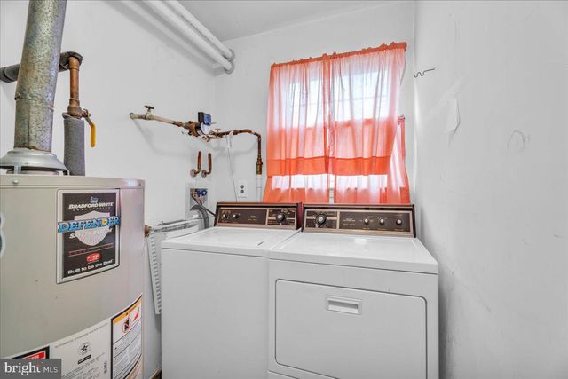 2 EMORY LN, Mount Laurel, NJ 08054