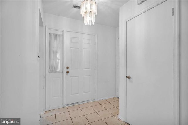 2 EMORY LN, Mount Laurel, NJ 08054