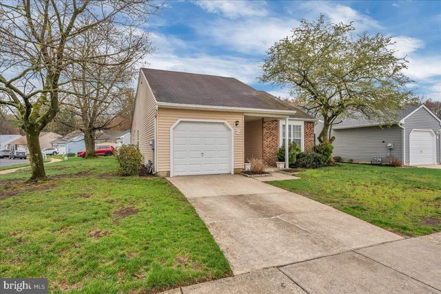 2 EMORY LN, Mount Laurel, NJ 08054