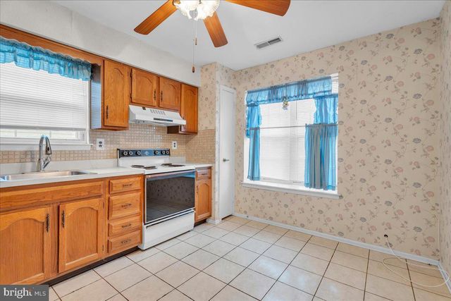 2 EMORY LN, Mount Laurel, NJ 08054