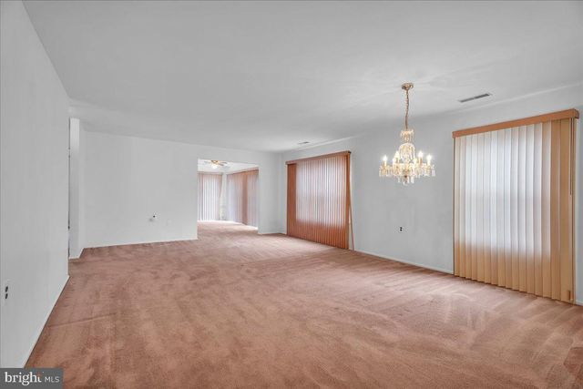 2 EMORY LN, Mount Laurel, NJ 08054