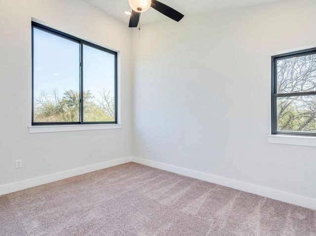 206 E Wonsley DR B, Austin, TX 78753