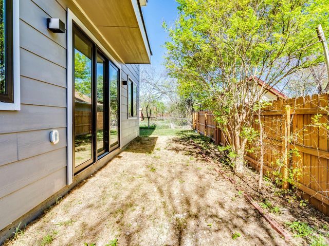 206 E Wonsley DR B, Austin, TX 78753