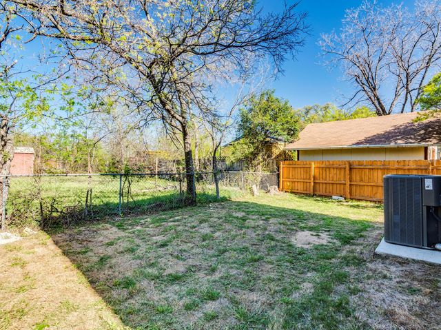 206 E Wonsley DR B, Austin, TX 78753