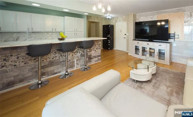 90 Prospect Avenue 6A, Hackensack, NJ 07601