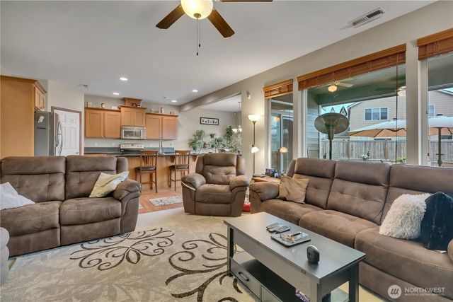 910 Boatman NW, Orting, WA 98360